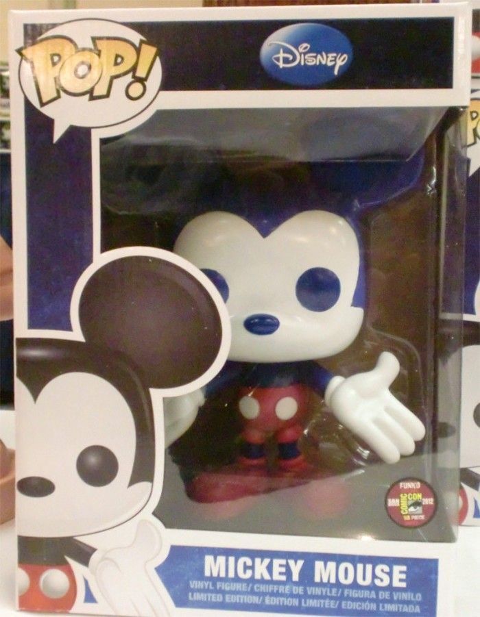 Funko Pop! Mickey Mouse (Giant) (Blue/Red) (Disney Parks)